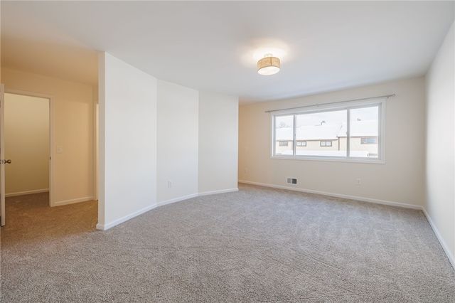 82 Camberley Pl, Penfield, NY 14526