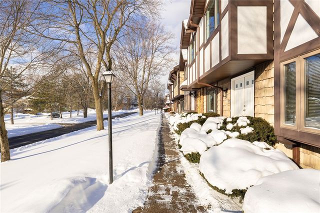 82 Camberley Pl, Penfield, NY 14526