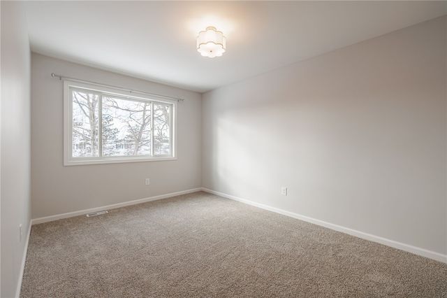 82 Camberley Pl, Penfield, NY 14526