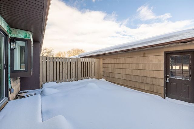 82 Camberley Pl, Penfield, NY 14526