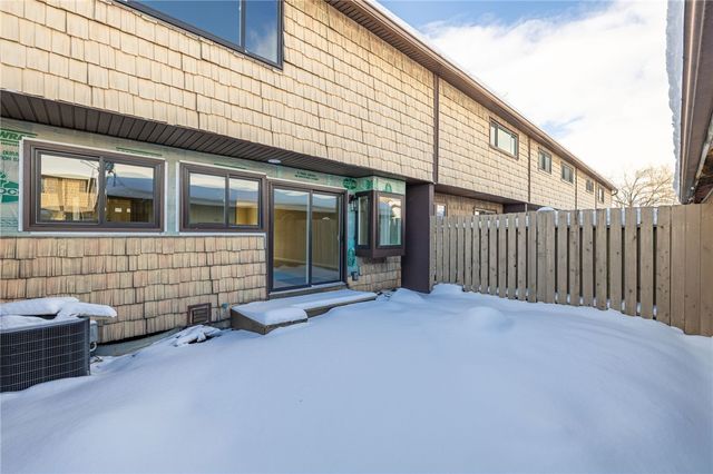 82 Camberley Pl, Penfield, NY 14526