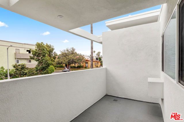 1117 S BRONSON Avenue 8, Los Angeles, CA 90019