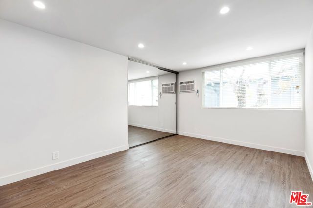 1117 S BRONSON Avenue 8, Los Angeles, CA 90019