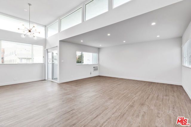 1117 S BRONSON Avenue 8, Los Angeles, CA 90019