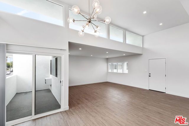 1117 S BRONSON Avenue 8, Los Angeles, CA 90019