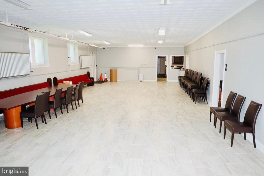 Image 15 of property listing at 3517 HARFORD RD, Baltimore, MD 21218