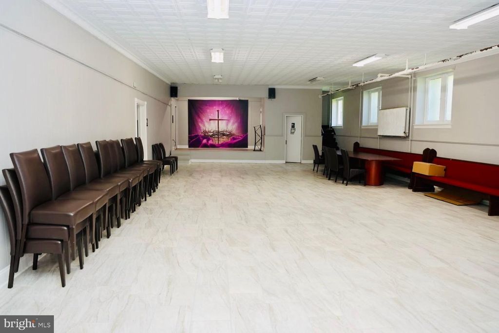 Image 16 of property listing at 3517 HARFORD RD, Baltimore, MD 21218