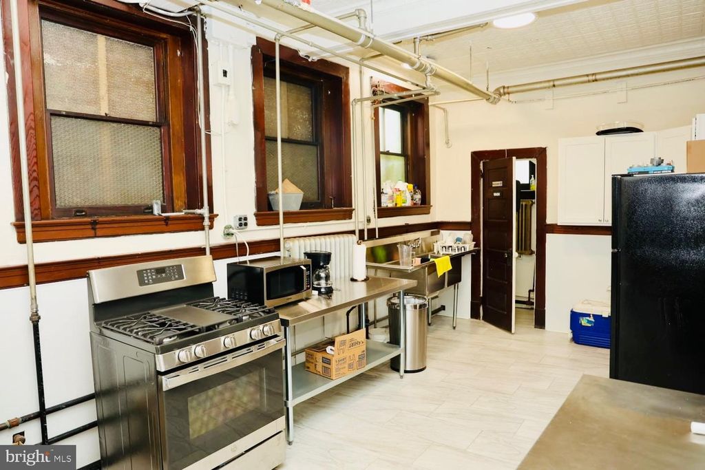Image 17 of property listing at 3517 HARFORD RD, Baltimore, MD 21218
