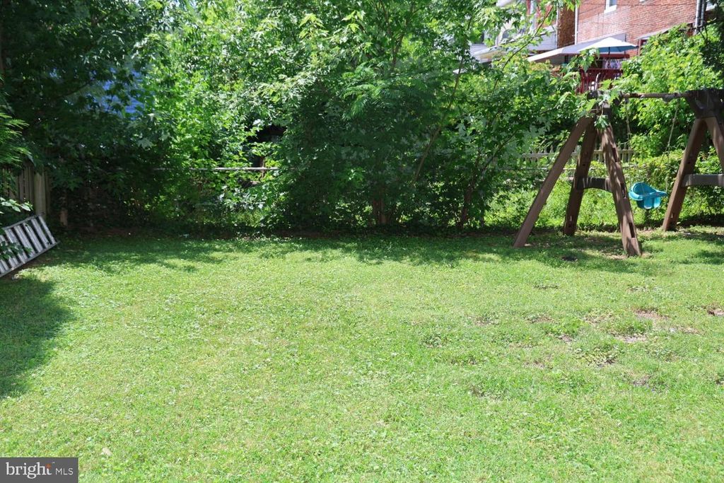 Image 4 of property listing at 3517 HARFORD RD, Baltimore, MD 21218