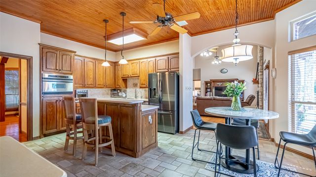 1905 Yucatan Drive, Granbury, TX 76048