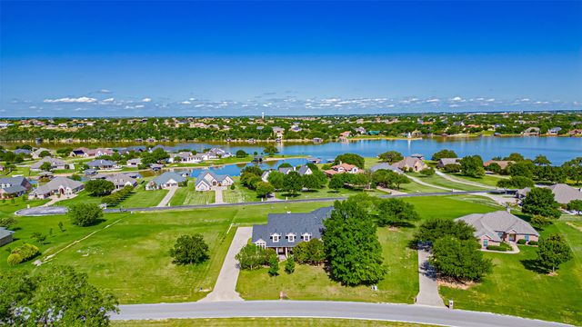 1905 Yucatan Drive, Granbury, TX 76048