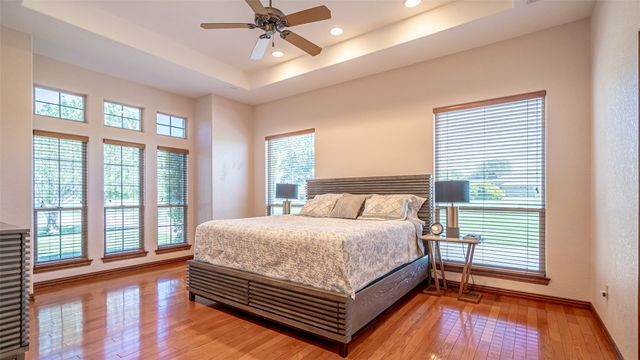 1905 Yucatan Drive, Granbury, TX 76048