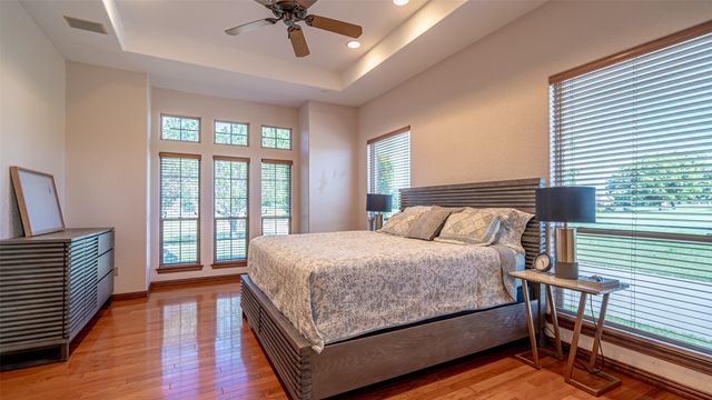 1905 Yucatan Drive, Granbury, TX 76048