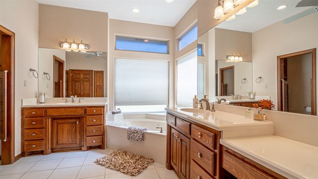 1905 Yucatan Drive, Granbury, TX 76048