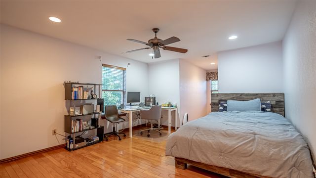 1905 Yucatan Drive, Granbury, TX 76048