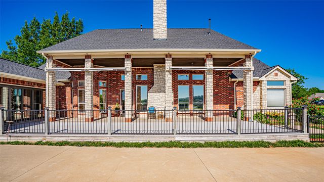 1905 Yucatan Drive, Granbury, TX 76048