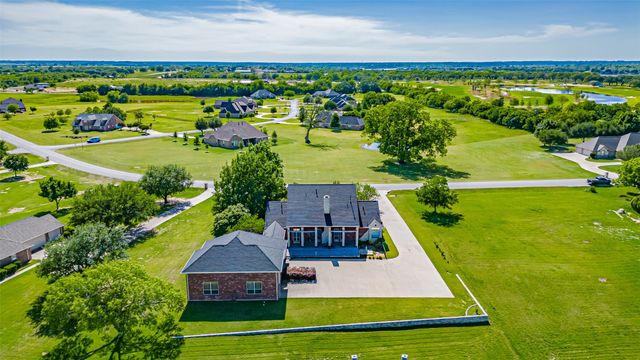 1905 Yucatan Drive, Granbury, TX 76048