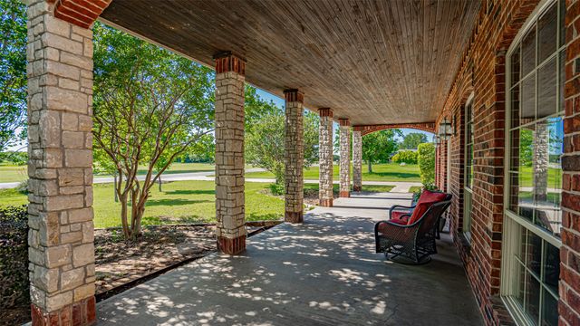 1905 Yucatan Drive, Granbury, TX 76048
