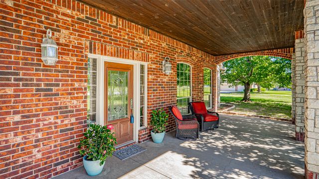 1905 Yucatan Drive, Granbury, TX 76048