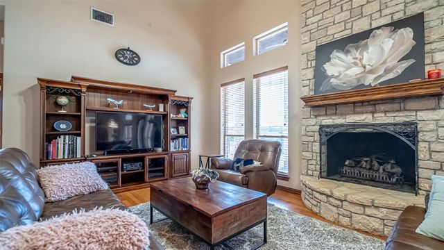 1905 Yucatan Drive, Granbury, TX 76048