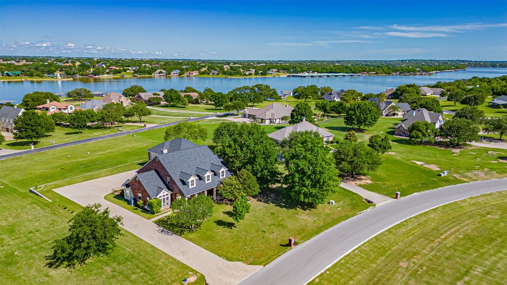 1905 Yucatan Drive, Granbury, TX 76048