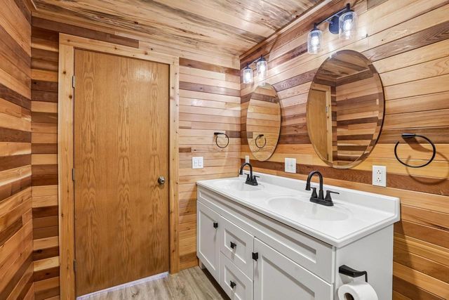 E13848 Dan Mar Court, Merrimac, WI 53561