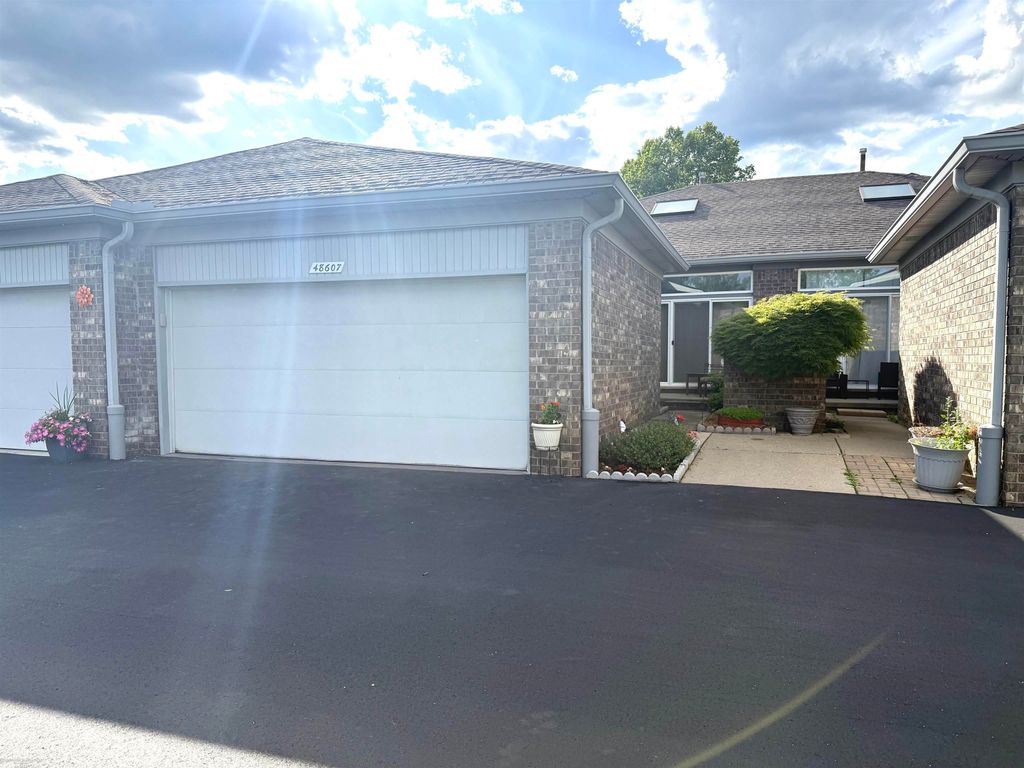 48607 Sugar Bush Court, Shelby Twp, MI 48315