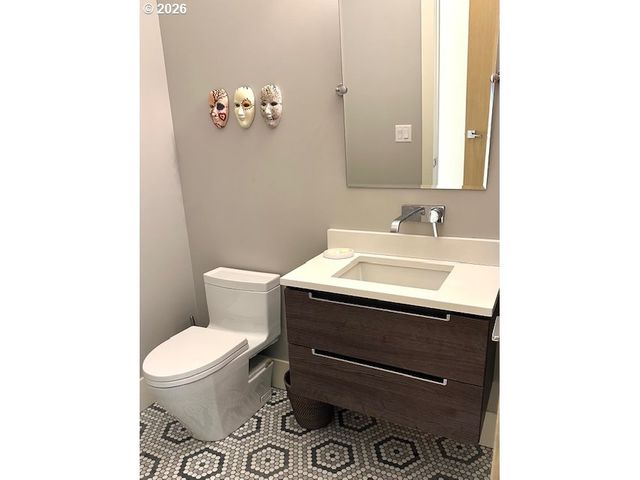 13841 PROVINCIAL HILL Dr, Lake Oswego, OR 97035