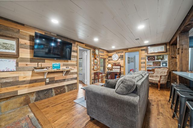 1061 Burchwood Bay Road, Hot Springs, AR 71913
