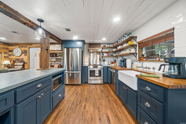 1061 Burchwood Bay Road, Hot Springs, AR 71913