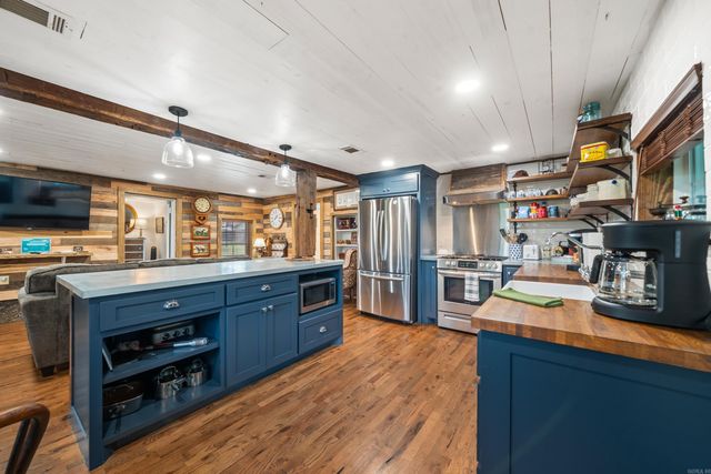 1061 Burchwood Bay Road, Hot Springs, AR 71913