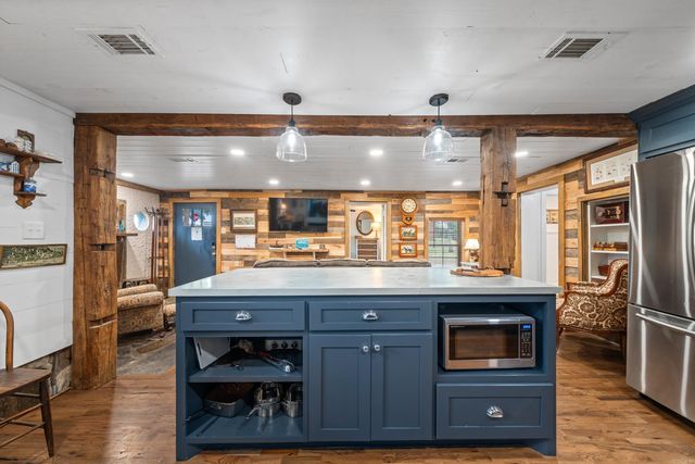 1061 Burchwood Bay Road, Hot Springs, AR 71913