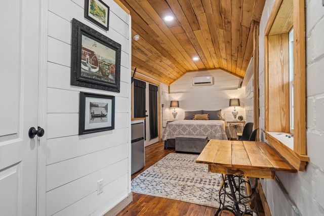 1061 Burchwood Bay Road, Hot Springs, AR 71913