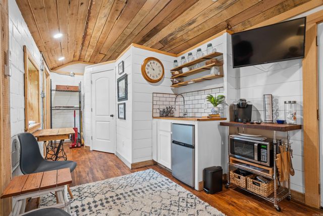 1061 Burchwood Bay Road, Hot Springs, AR 71913