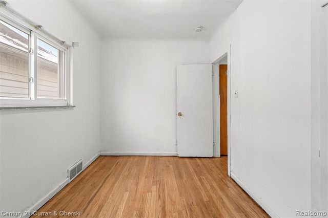 6559 Barrie Street, Dearborn, MI 48126