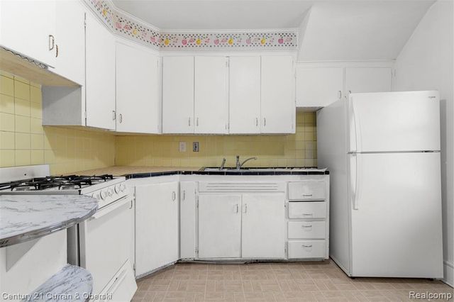 6559 Barrie Street, Dearborn, MI 48126