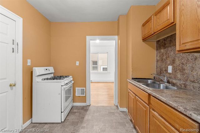 6559 Barrie Street, Dearborn, MI 48126