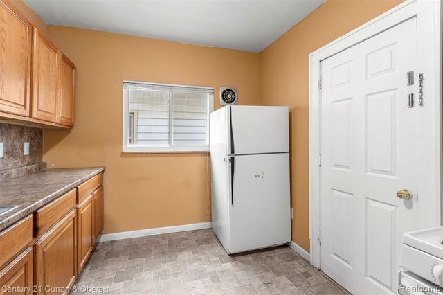 6559 Barrie Street, Dearborn, MI 48126