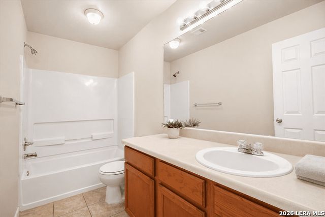 10719 MATHOM LNDG, Universal City, TX 78148