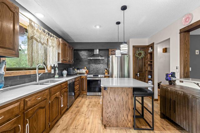 2101 26th Avenue S, Fargo, ND 58103