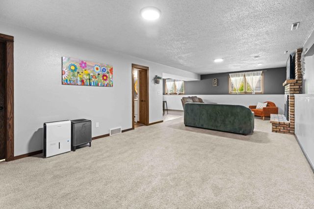 2101 26th Avenue S, Fargo, ND 58103