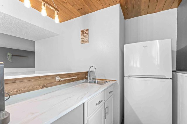 2101 26th Avenue S, Fargo, ND 58103