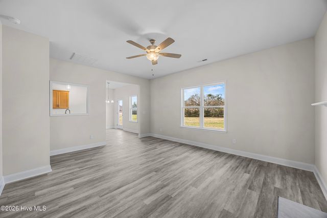 101 Dole Court, Richlands, NC 28574