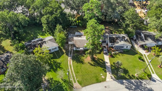 1972 LAKEWOOD Circle, Jacksonville, FL 32207