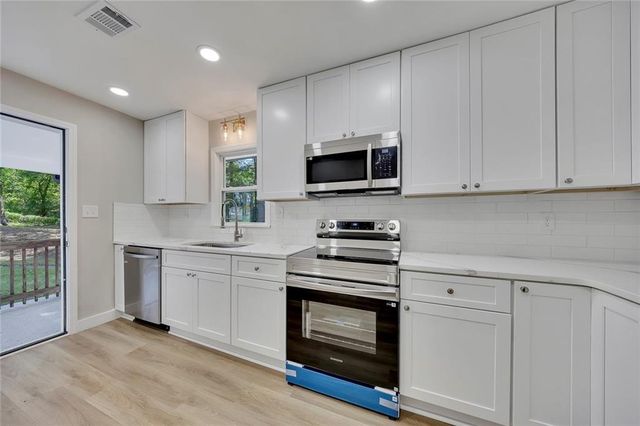 202 Oakcliff Court NW, Atlanta, GA 30331