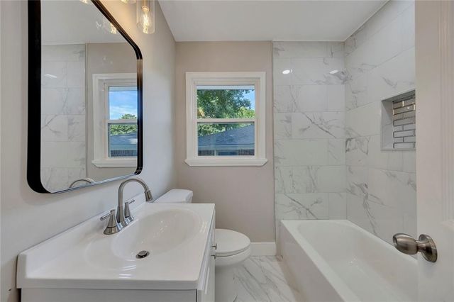 202 Oakcliff Court NW, Atlanta, GA 30331