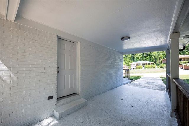 202 Oakcliff Court NW, Atlanta, GA 30331