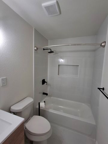 2707 Engle Avenue, Dallas, TX 75233