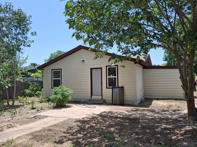 2707 Engle Avenue, Dallas, TX 75233