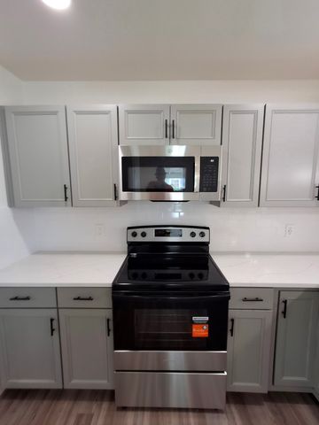 2707 Engle Avenue, Dallas, TX 75233